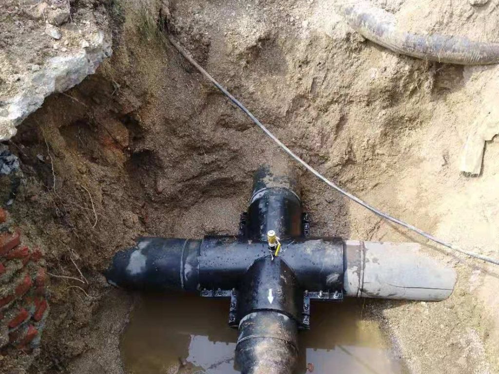 Trench Installation — 4-Way Repair Clamp
