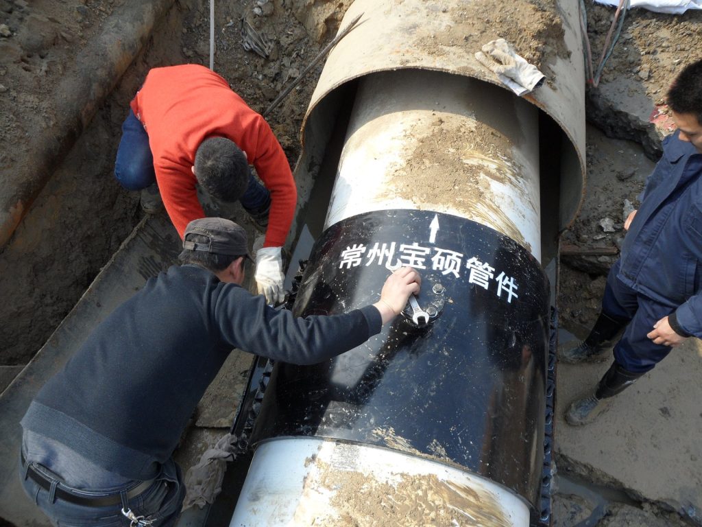 Field Installation — Crew & Large Pipe