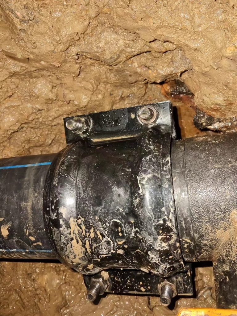 Theme-Park Water Main — Straight Pipe Clamp Stops a Live Leak